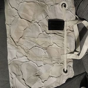 La Covina cream leather purse